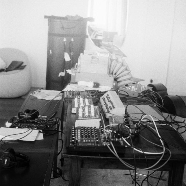 TENNOTA & ROSA ANSCHÜTZ « TORNAMENTED WALLS » RELEASE PARTY, WITH TRISTWCH Y FENYWOD, VORN UND OBEN, EUPEN, BELGIUM, 18.04.2025

Today we officially release Tennota & Rosa Anschütz’s Tornamented Walls album. For the occasion, Tennota & Rosa Anschütz will perform live today at the Vorn Und Oben gallery in Eupen, Belgium, joined by the acclaimed and amazing Tristwch Y Fenywod.

« Tornamented Walls floats on top of a wave of slow-motion techno influences, a deepened ambient and experimental perspective, and a feel of subtle and subdued lyricism not strictly limited to its vocal parts. It is a record of darkly ambient and abstracted techno-pop, listening music to be played loud. »

Tornamented Walls is up for order through the Meakusma Bandcamp page.

Link in bio